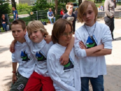 Schaakteam Aan de Basis in de pers